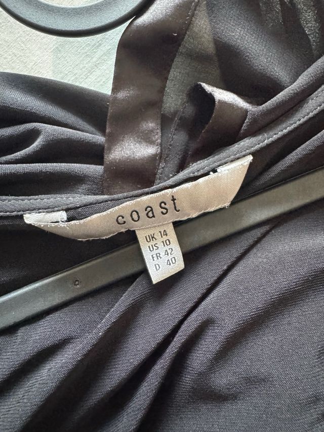 Camisa negra con manga de murciélago