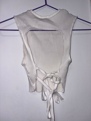 Top blanco de canalé sin mangas