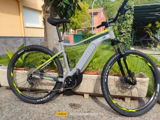 Bicicleta Eléctrica Giant Gris y Verde