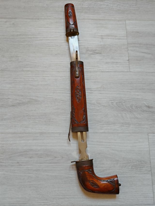 Forchettone e col (legno intagliato)