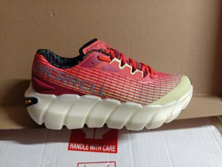 Zapatilla Merrell Roja y Amarilla