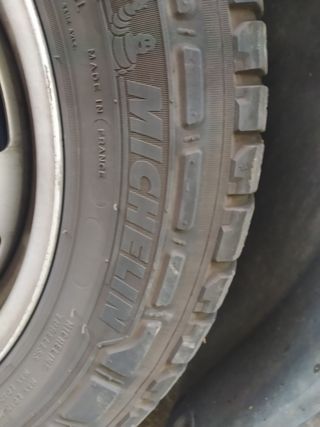 Llantas VW Multivan con neumáticos