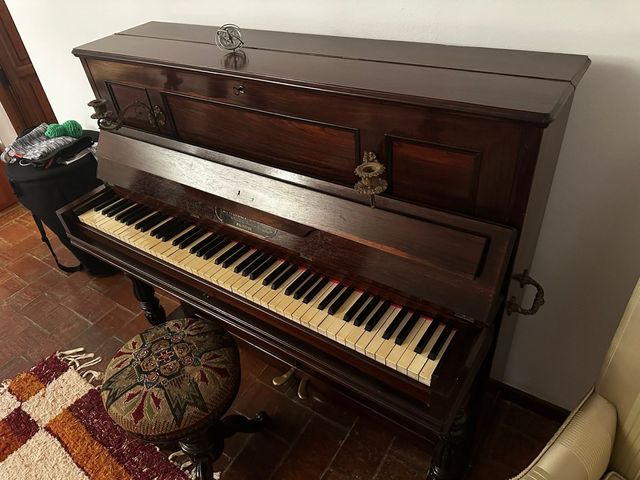 Piano antiguo restaurado