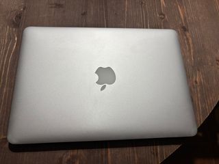 MacBook Pro 13 8gb RAM y 183 ciclos