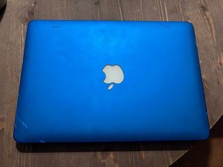 MacBook Pro 13 8gb RAM y 183 ciclos