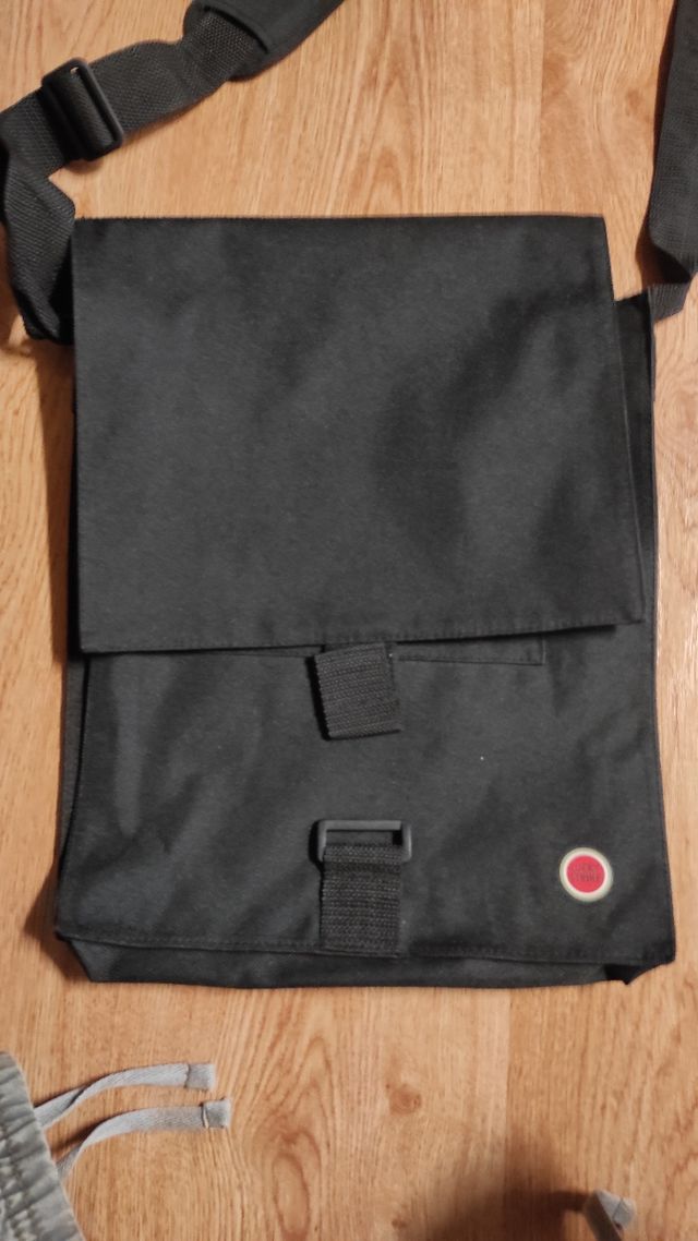 Bolso Bandolera Lucky Strike Negro