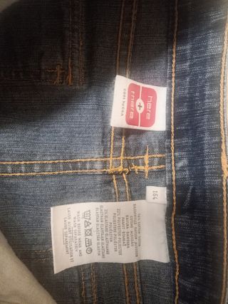 Falda vaquera con detalles dorados