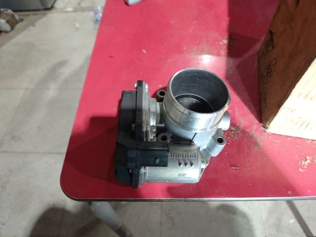 Caja Mariposa Admisión Continental 06F133062Q