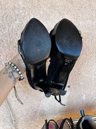 Scarpe con tacco nero