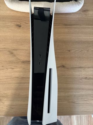 PlayStation 5 + 3 Juegos Spider-Man y un mando