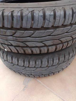 Neumáticos 185/60 R15 seminuevos