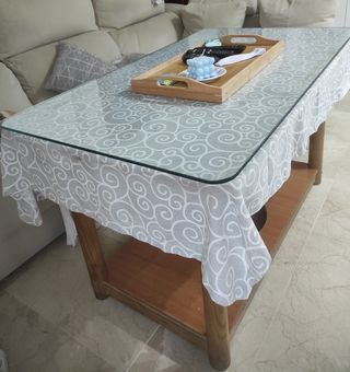 Mesa camilla con 2 ropas