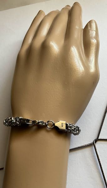 Bellissimo braccialetto in argento unisex