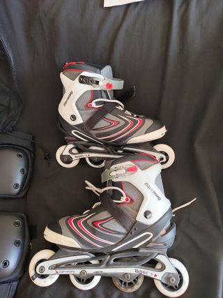Patines en línea con protecciones