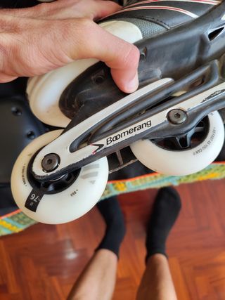 Patines en línea con protecciones