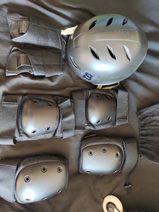 Patines en línea con protecciones