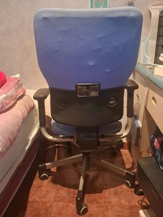 Silla de oficina con ruedas