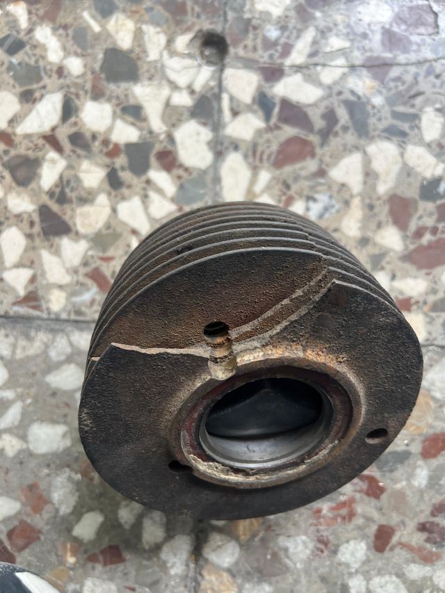 Cilindro Vespa TRES Espárragos con piston nuevo