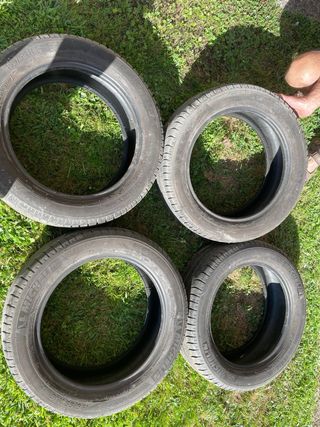 4 Ruedas Michelin 195/55 R16 87H.
.
