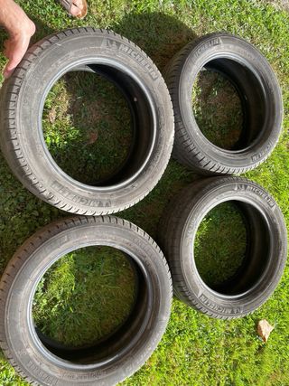 4 Ruedas Michelin 195/55 R16 87H.
.
