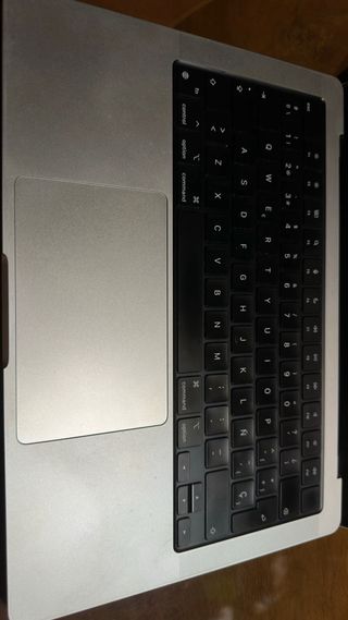MacBook Pro 14” M1 Pro Plata 94% battery