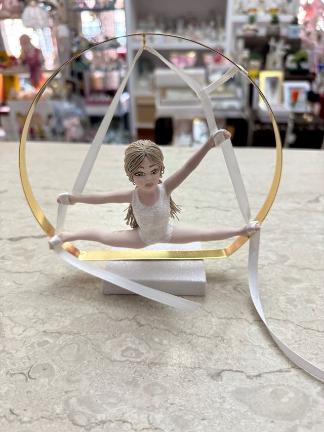 Bambola Capodimonte su base in ottone