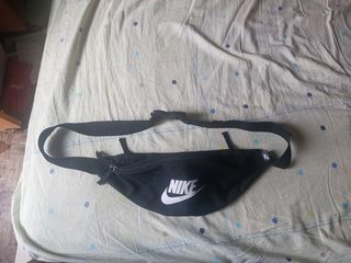 Riñonera Nike Negra