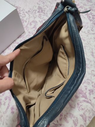 Bolso azul con estampado étnico