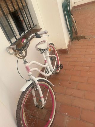 Bicicleta Le Grand Blanca y Rosa