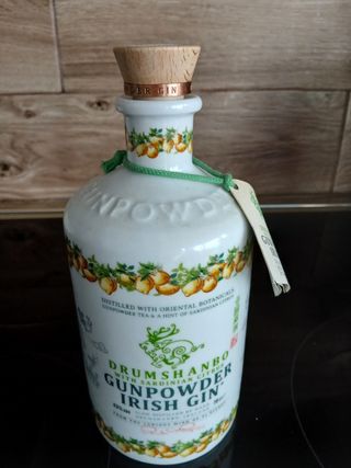 Bottiglia Gin Etsu & altro vuote da collezione.