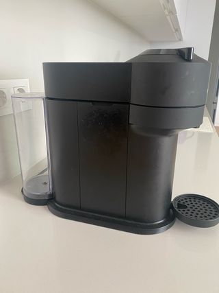 Cafetera Nespresso Vertuo Negra. 