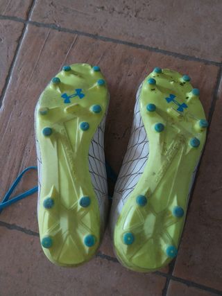 Scarpe da calcio bianche e blu