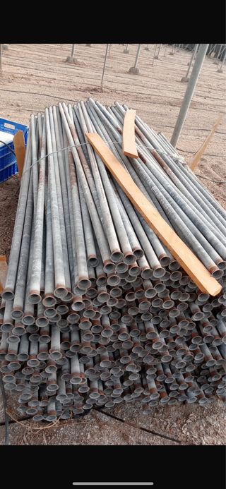 Postes metálicos para viñas vallados 