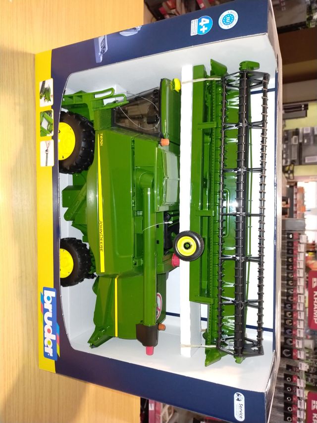 Maqueta Cosechadora John Deere T670i Bruder