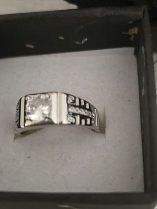 Anillo de hombre con piedra central plata de ley 