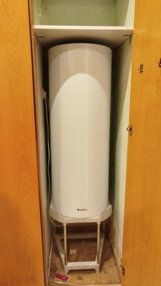 Instalación de termo eléctrico y calentador a gas