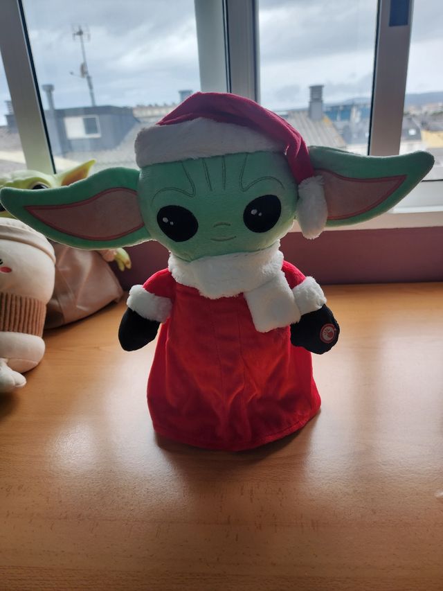 Baby Yoda Peluche Navidad