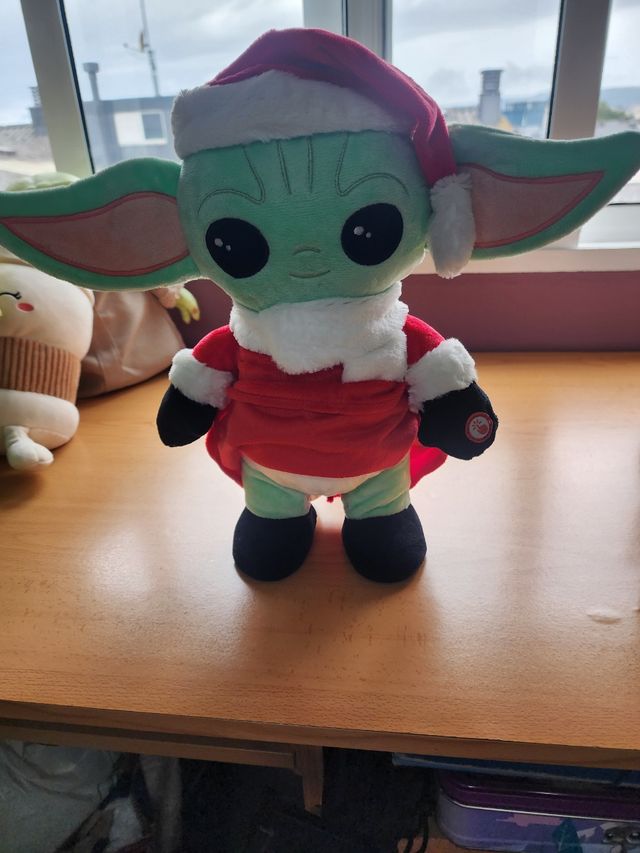 Baby Yoda Peluche Navidad