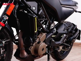 HUSQVARNA SVARTPILEN 401 