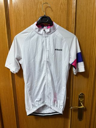 Maillot ciclismo blanco ATELCIC.
talla M