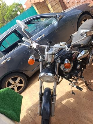 Daelim Custom 125 Moto