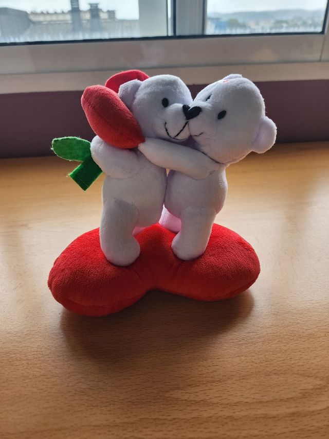 Peluche Osos Enamorados con Flor Roja