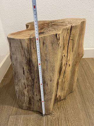 Mesita auxiliar rústica de madera