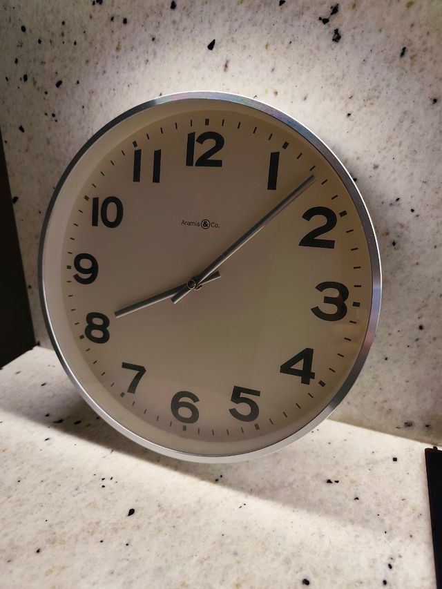 Reloj de Pared Aramis & Co.
