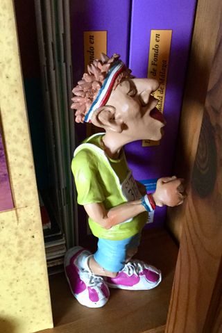 Escultura de un atleta, corredor, runner.