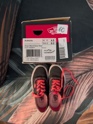 Vans Mujer Talla 36 Negras con Rojo