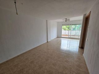 Casa adosada en venta en Centro en Roda de Barà