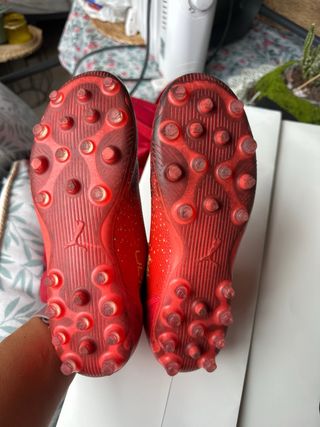 Botas de fútbol niño Puma números 35,5