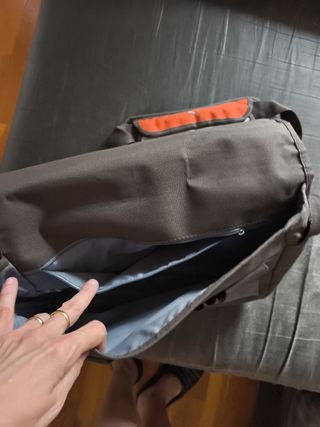 Bolsa portátil Puma gris y naranja