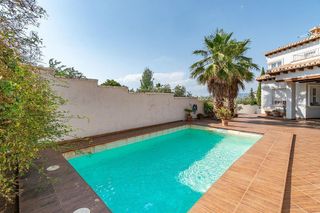 Chalet en venta en Barrio de la Vega en Monachil